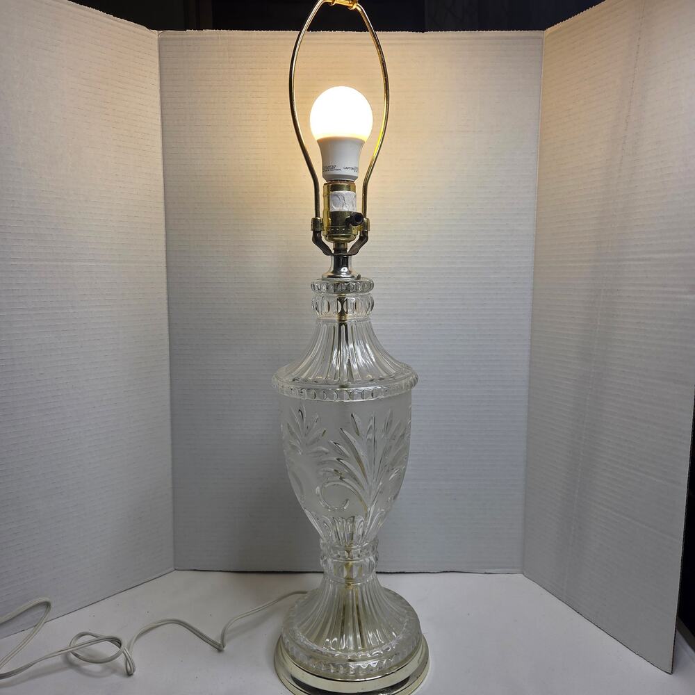 Vintage 1960's Leviton Mid-Century Crystal Frosted Etched Lead Glass Table Lamp